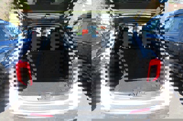 Certified 2021 Ford Explorer XLT w/ Equipment Group 202A image 7