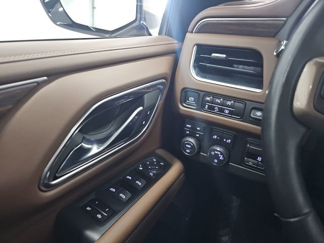 Used 2023 Chevrolet Suburban High Country image 28