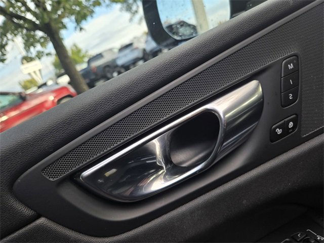 Used 2021 Volvo XC60 T8 Inscription Expression w/ Protection Package Premier image 27