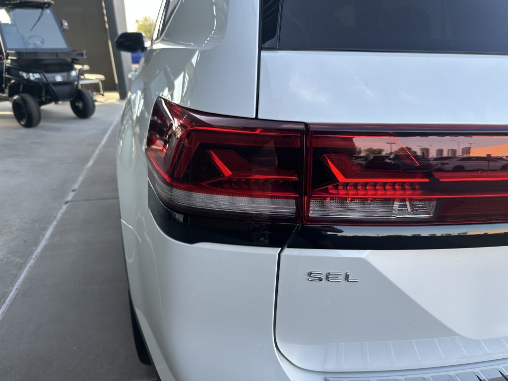 Used 2024 Volkswagen Atlas Peak Edition SEL AWD/4WD image 12