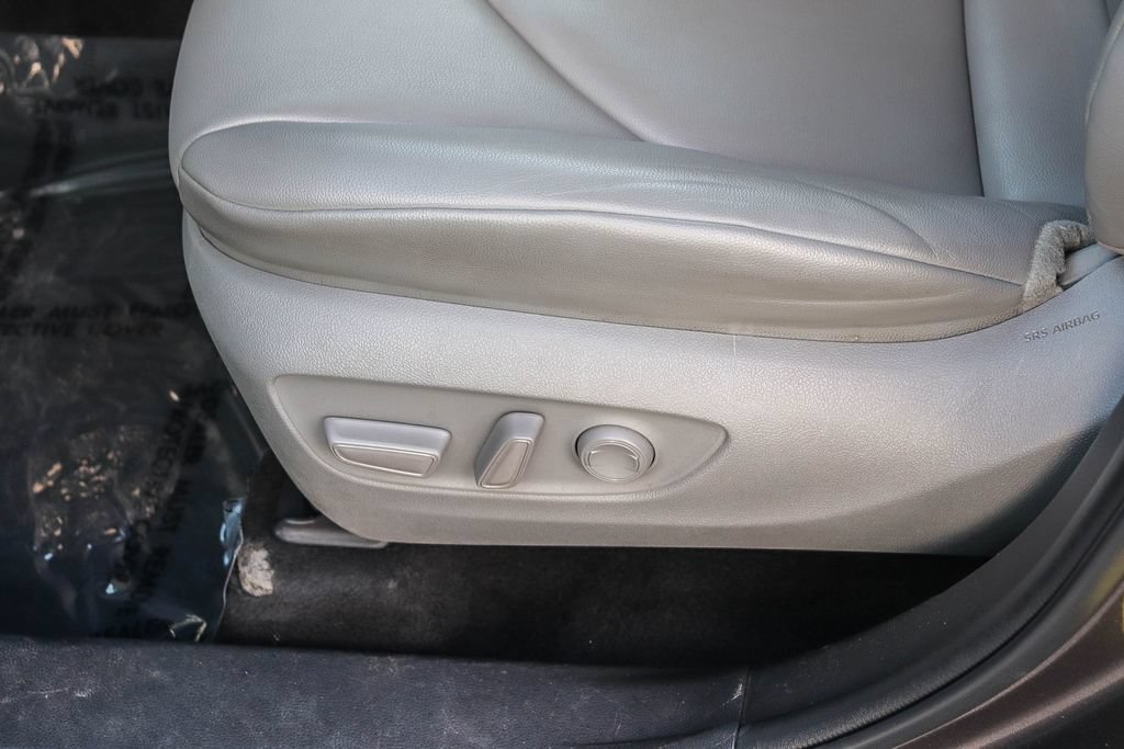 Used 2022 Toyota Highlander XLE FWD image 26