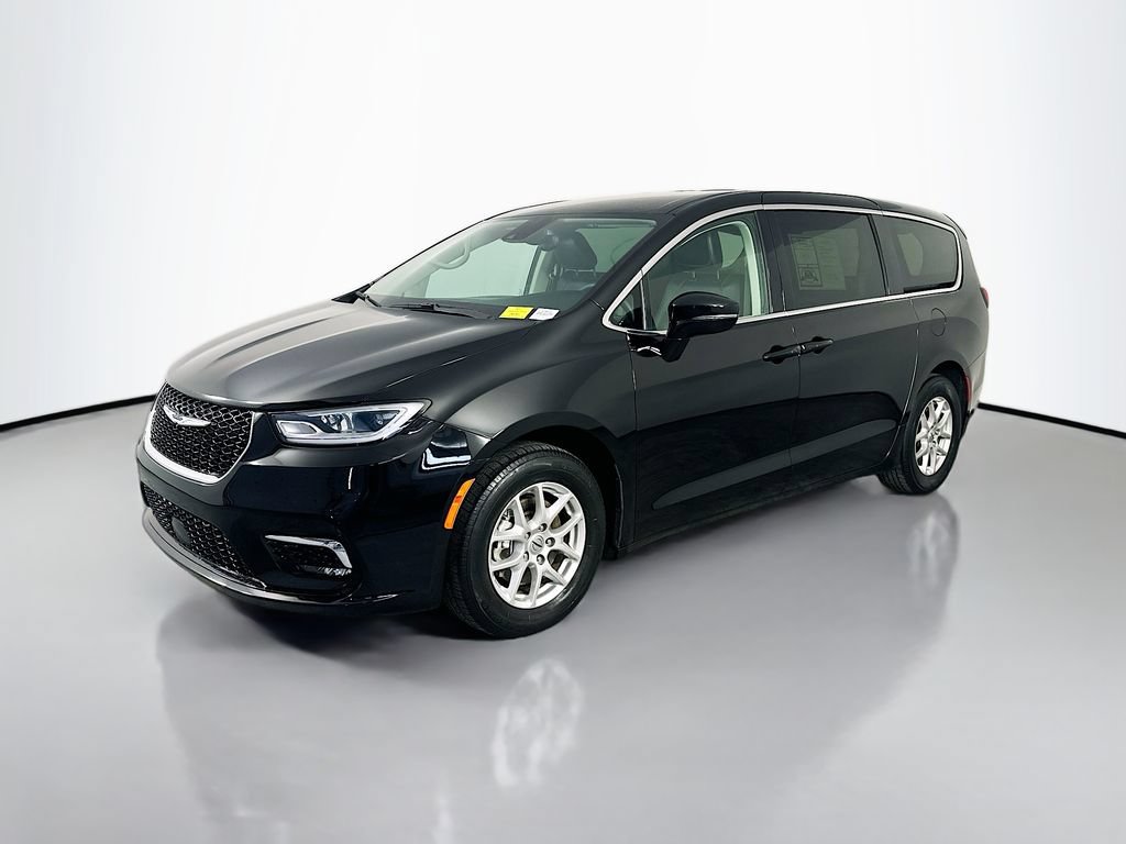 Used 2024 Chrysler Pacifica Touring-L FWD video 3