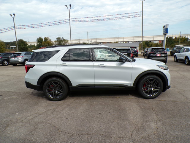 New 2026 Ford Explorer ST-Line image 9