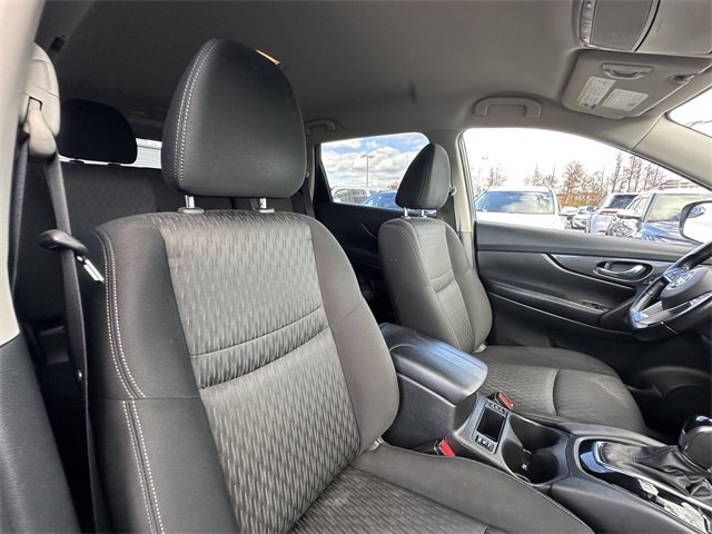 Used 2020 Nissan Rogue SV image 34