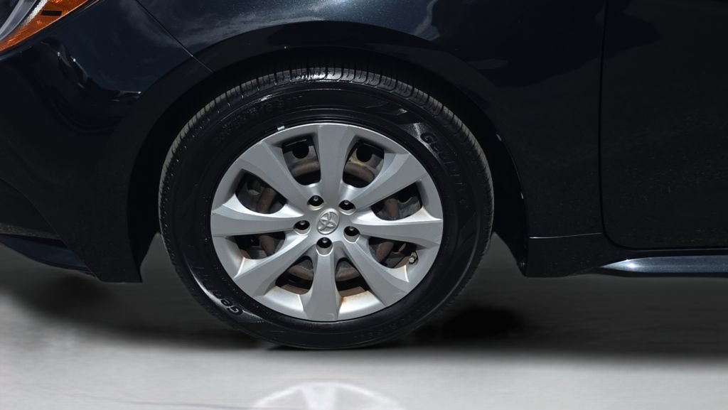 Used 2022 Toyota Corolla LE FWD image 24