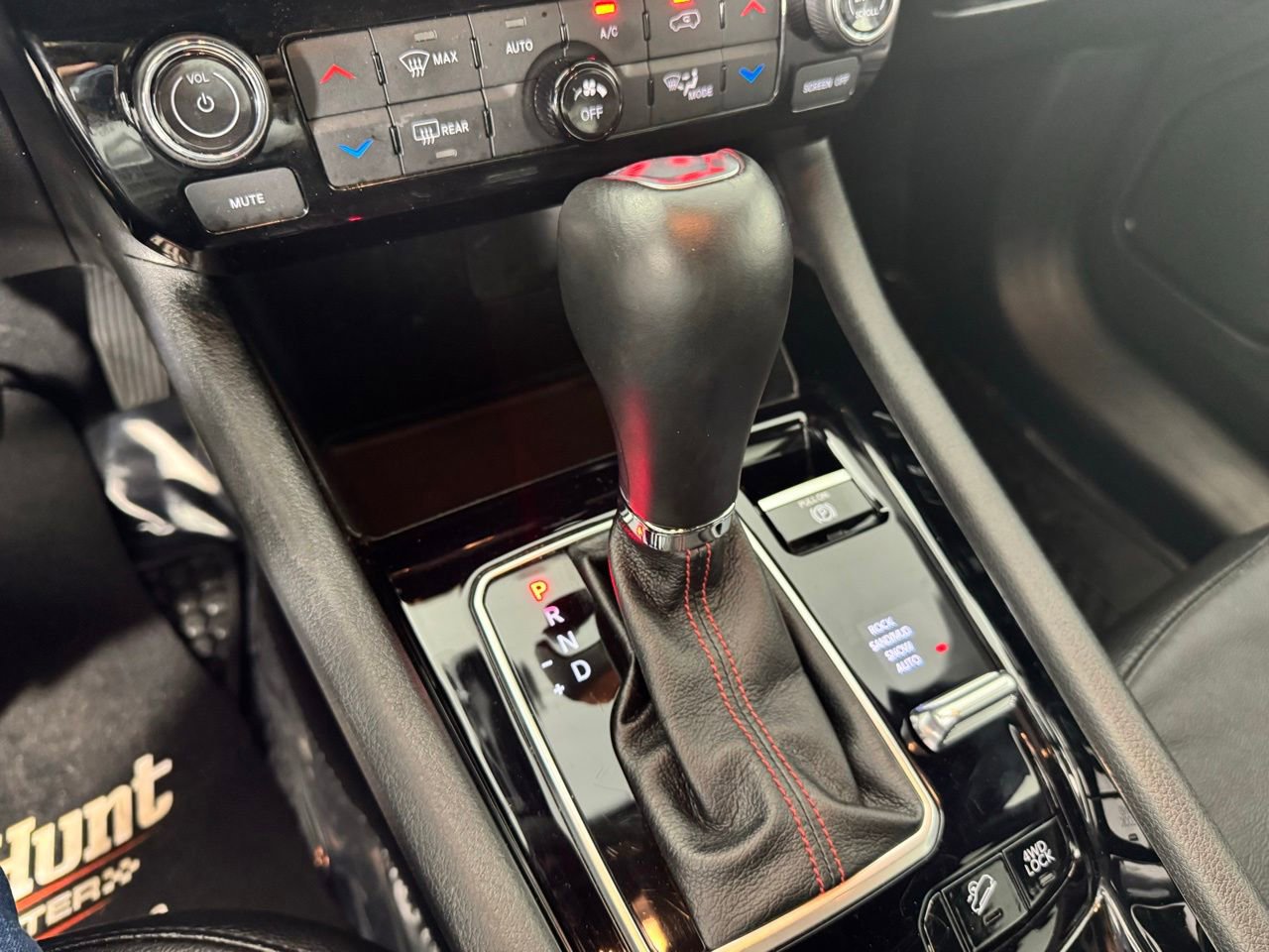 Used 2024 Jeep Compass Trailhawk image 17