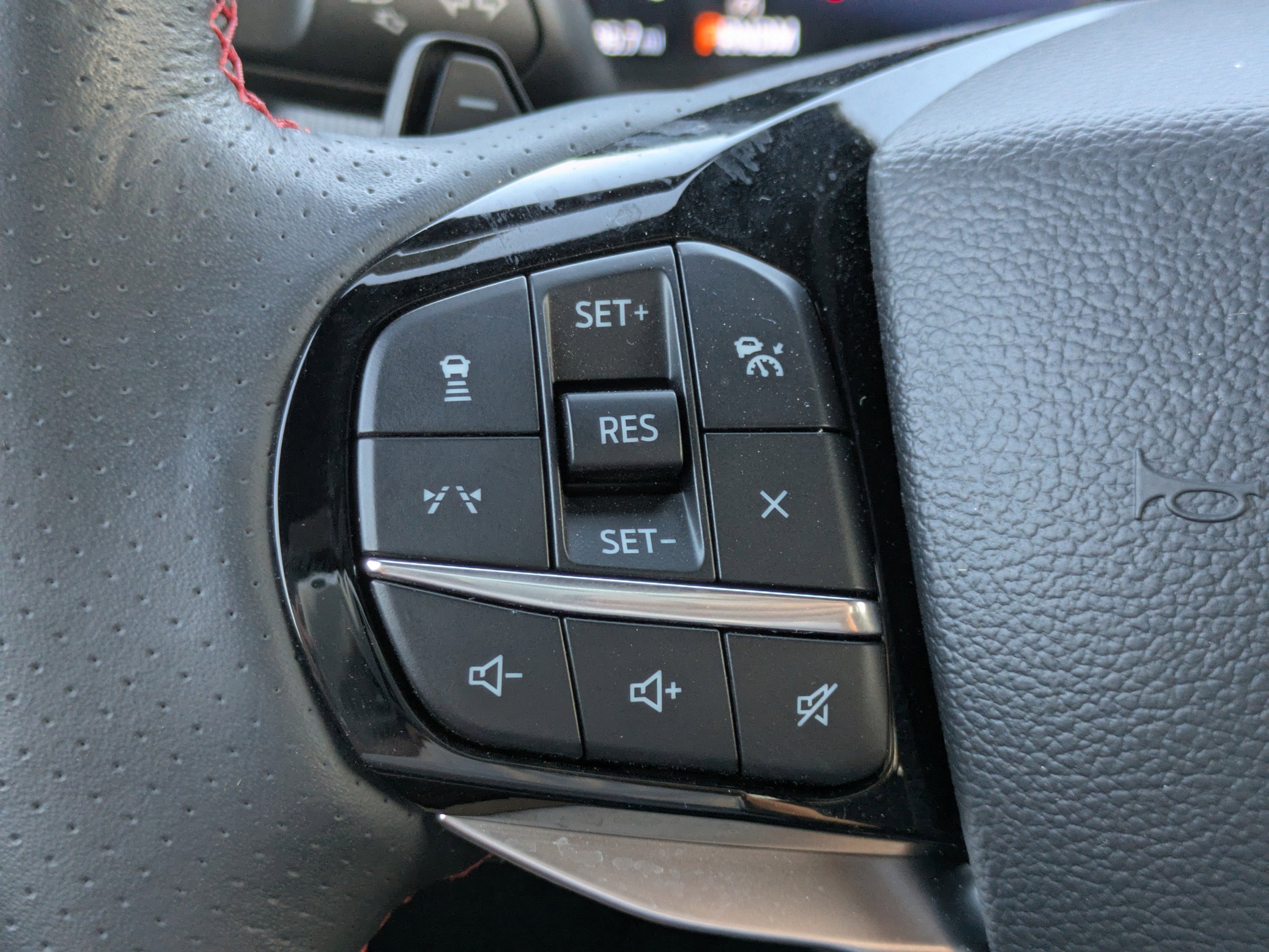 Certified 2025 Ford Explorer ST image 22