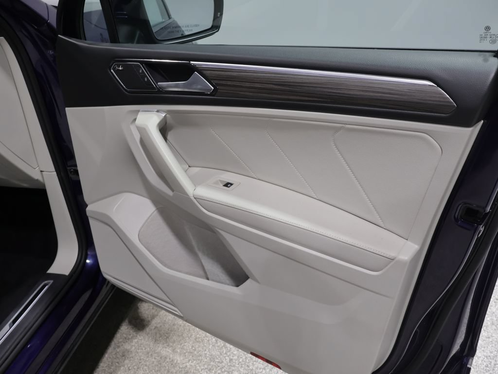 Used 2022 Volkswagen Tiguan SEL R-Line AWD/4WD image 27