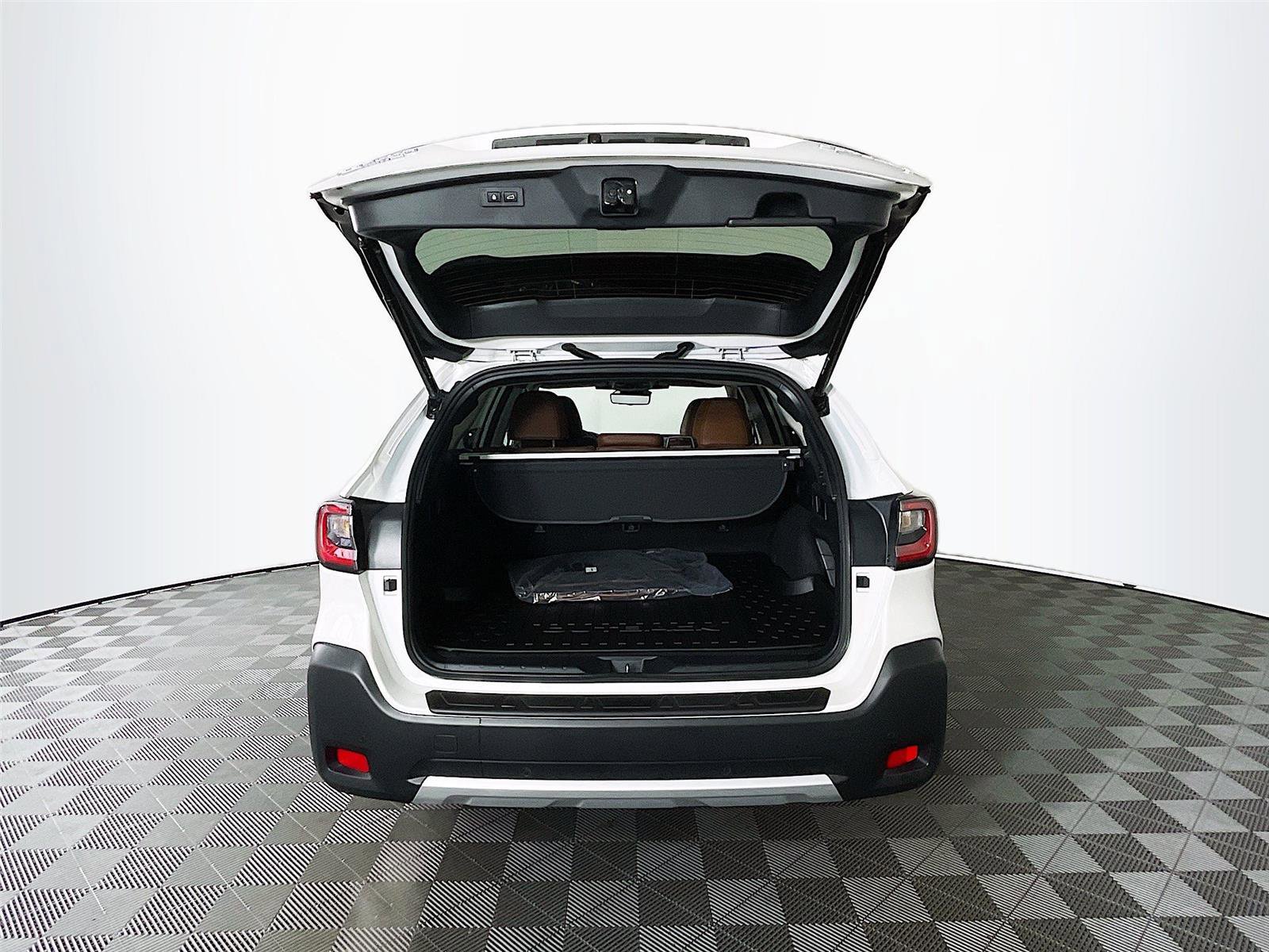 Certified 2025 Subaru Outback Touring image 32