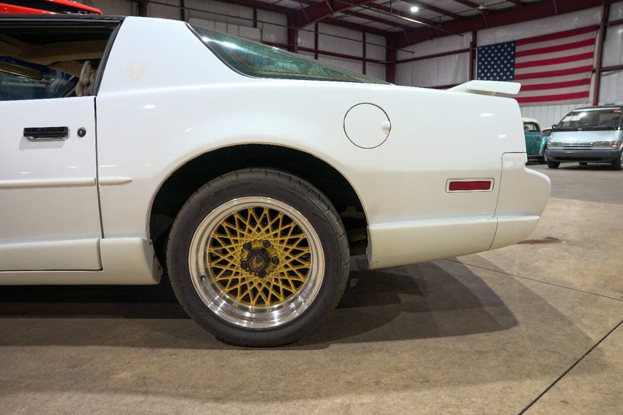 Used 1992 Pontiac Firebird Formula RWD image 5