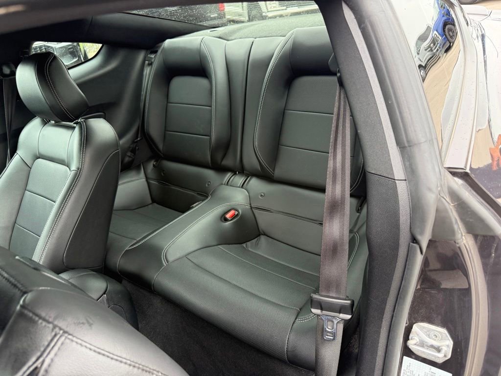 Used 2022 Ford Mustang Premium RWD image 7