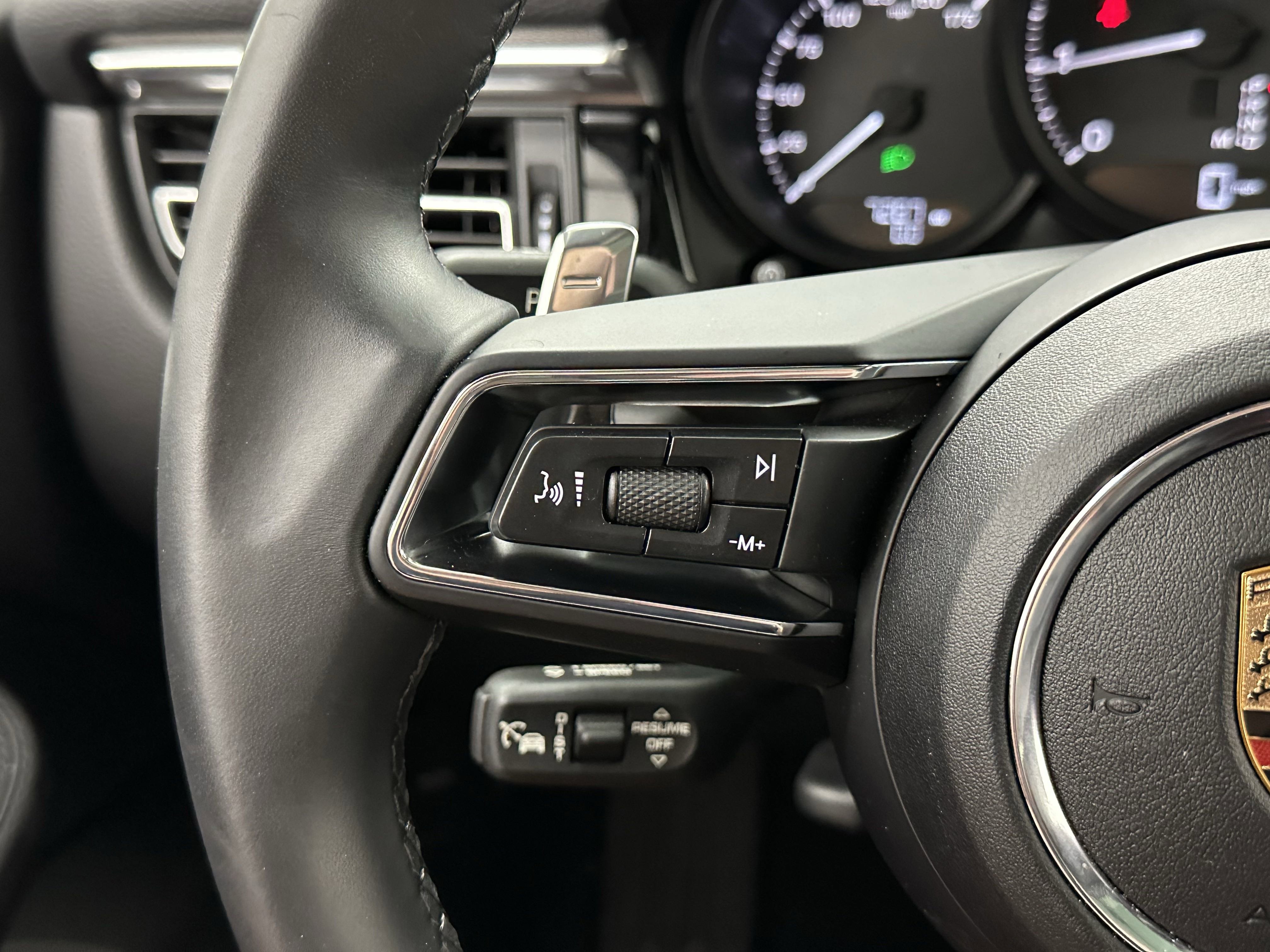 Certified 2025 Porsche Macan image 44