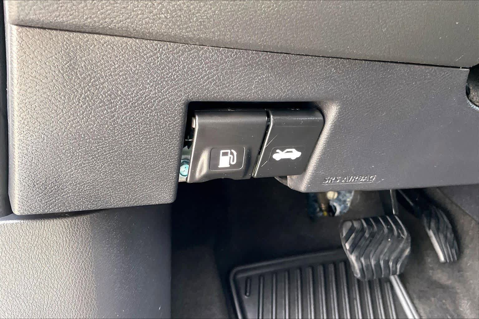 Used 2023 Nissan Kicks SV FWD image 13