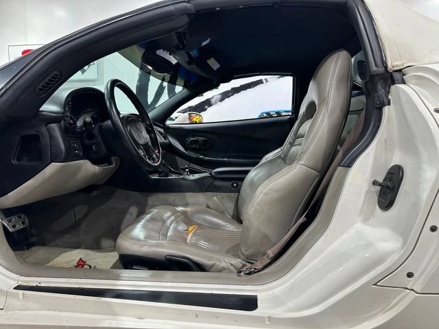 Used 2002 Chevrolet Corvette Convertible w/ Preferred Equipment Group2 RWD image 6