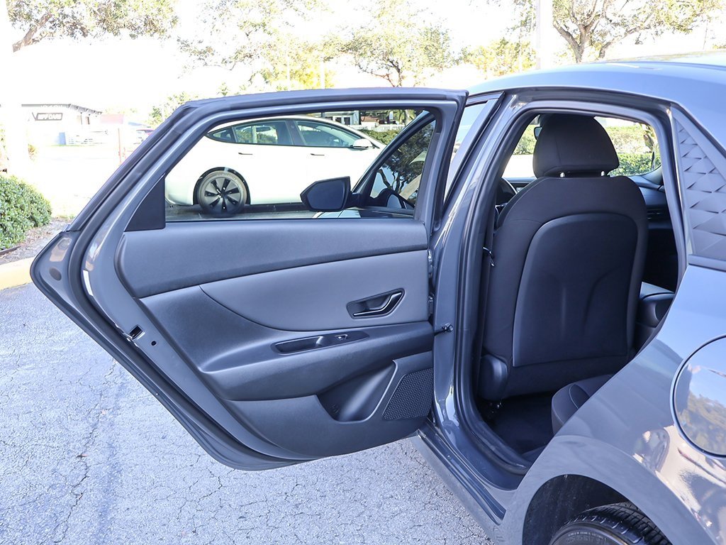 Used 2025 Hyundai Elantra Sport w/ Cargo Package image 19