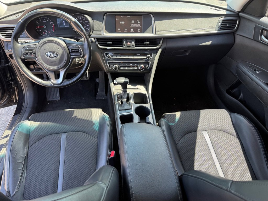 Used 2018 Kia Optima S w/ 18" Alloy Wheels Package FWD image 11