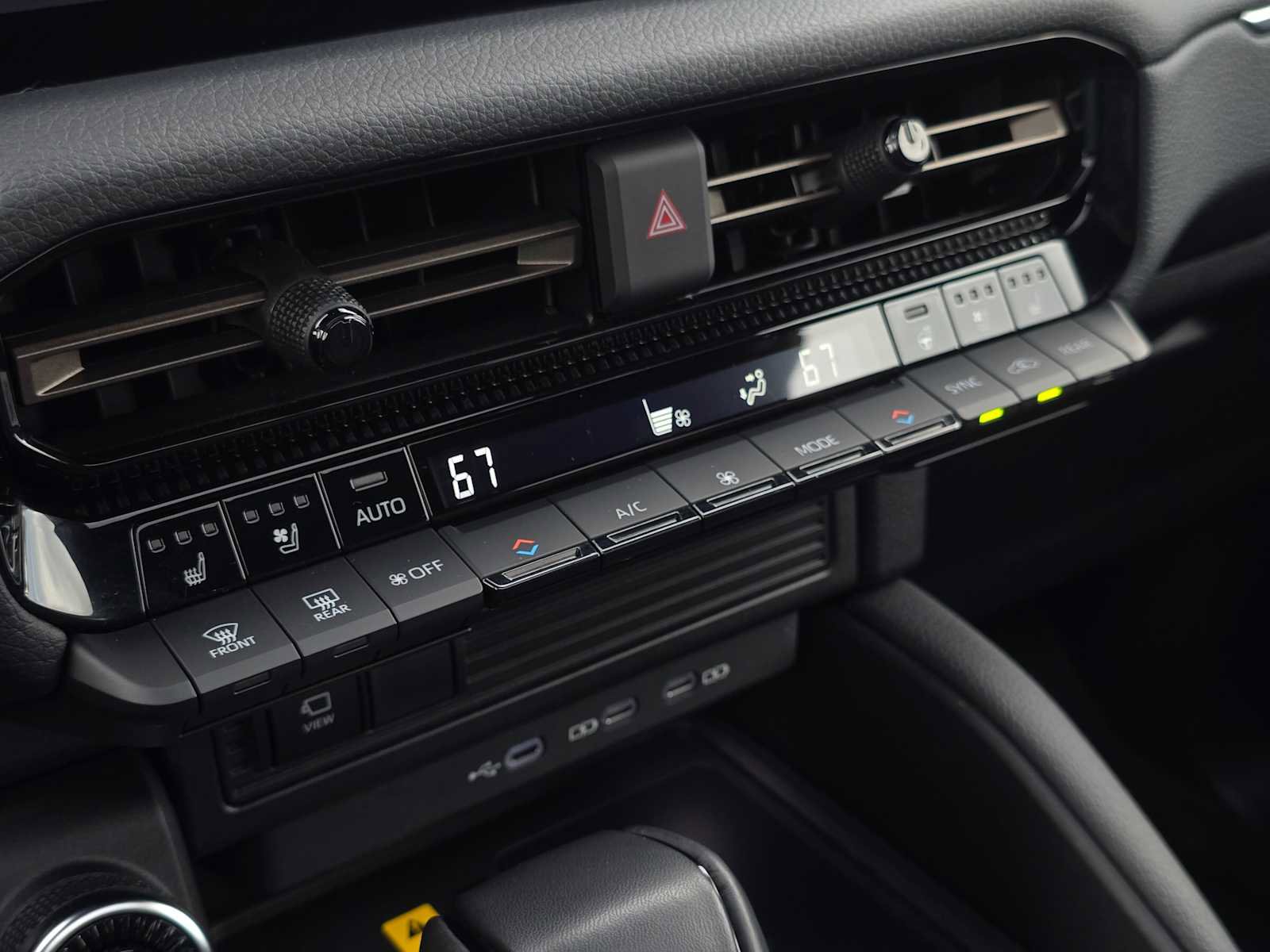 Certified 2025 Toyota Land Cruiser image 31
