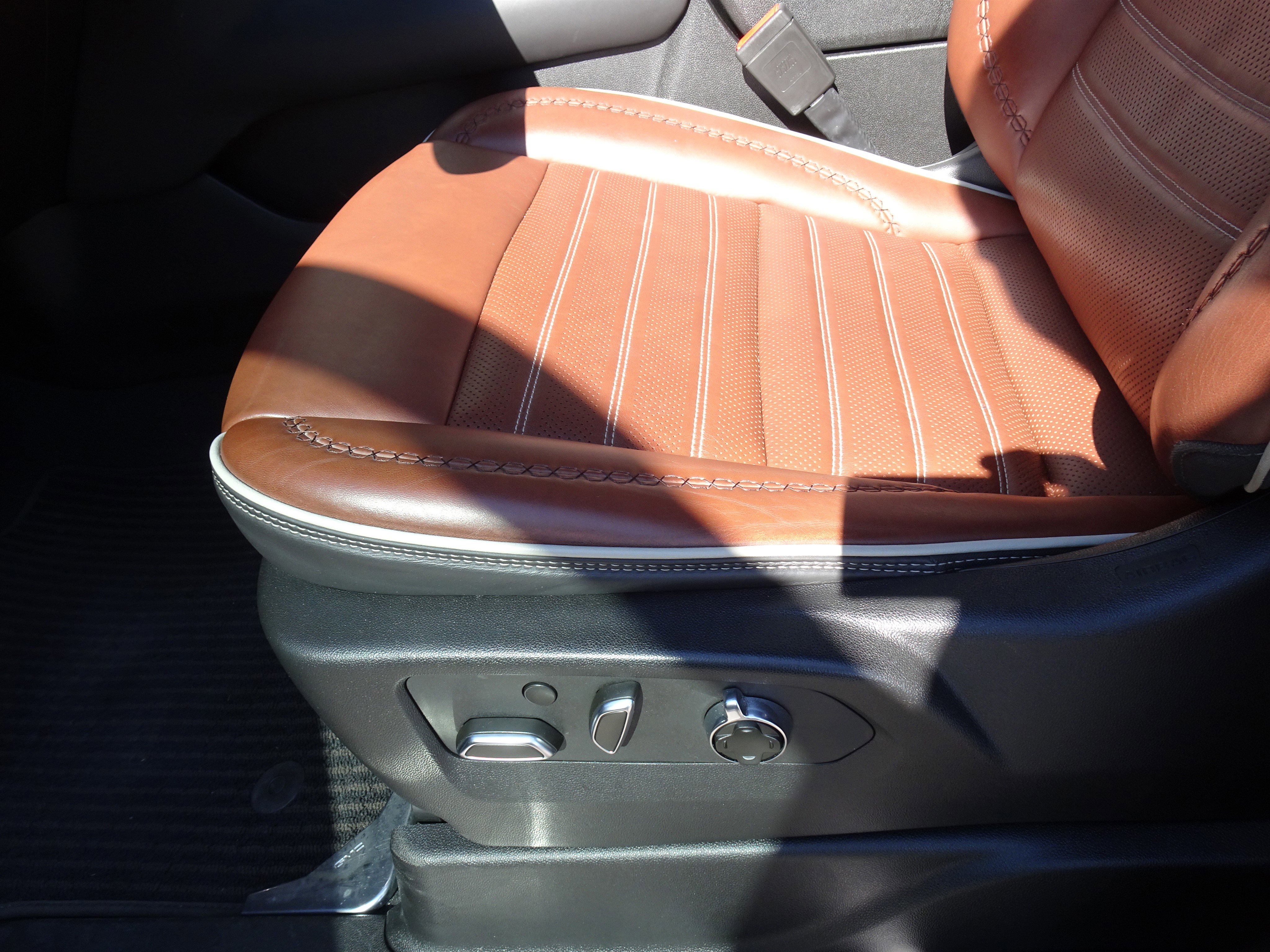 Used 2023 GMC Yukon Denali Ultimate image 9