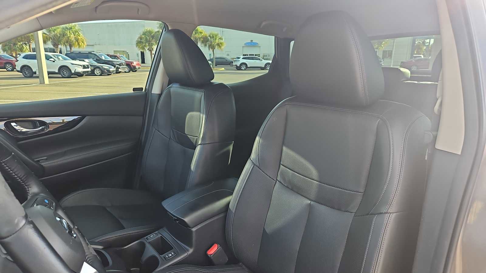 Used 2022 Nissan Rogue Sport SL image 13