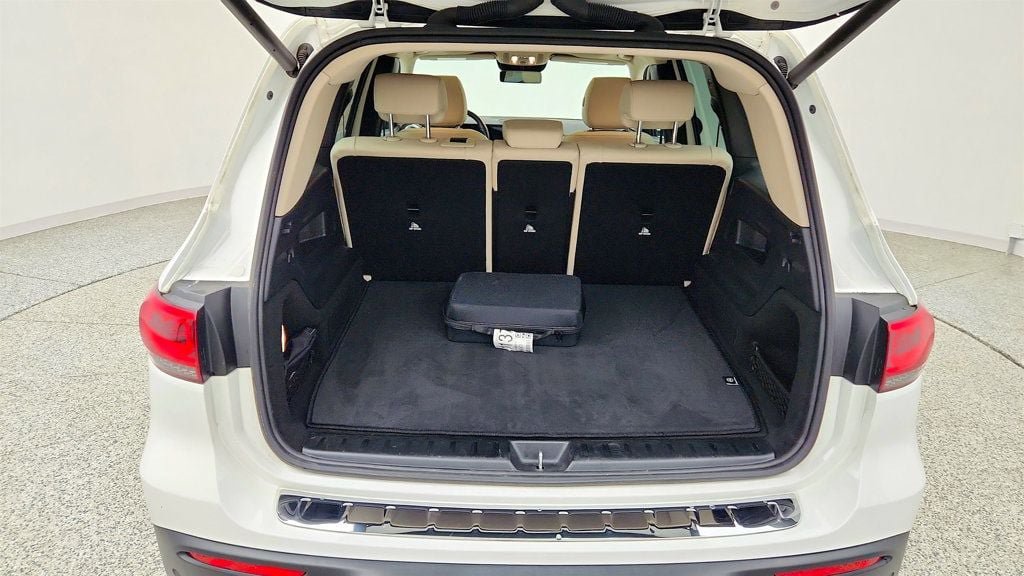 Used 2022 Mercedes-Benz EQB 300 4MATIC w/ Pinnacle Package image 22