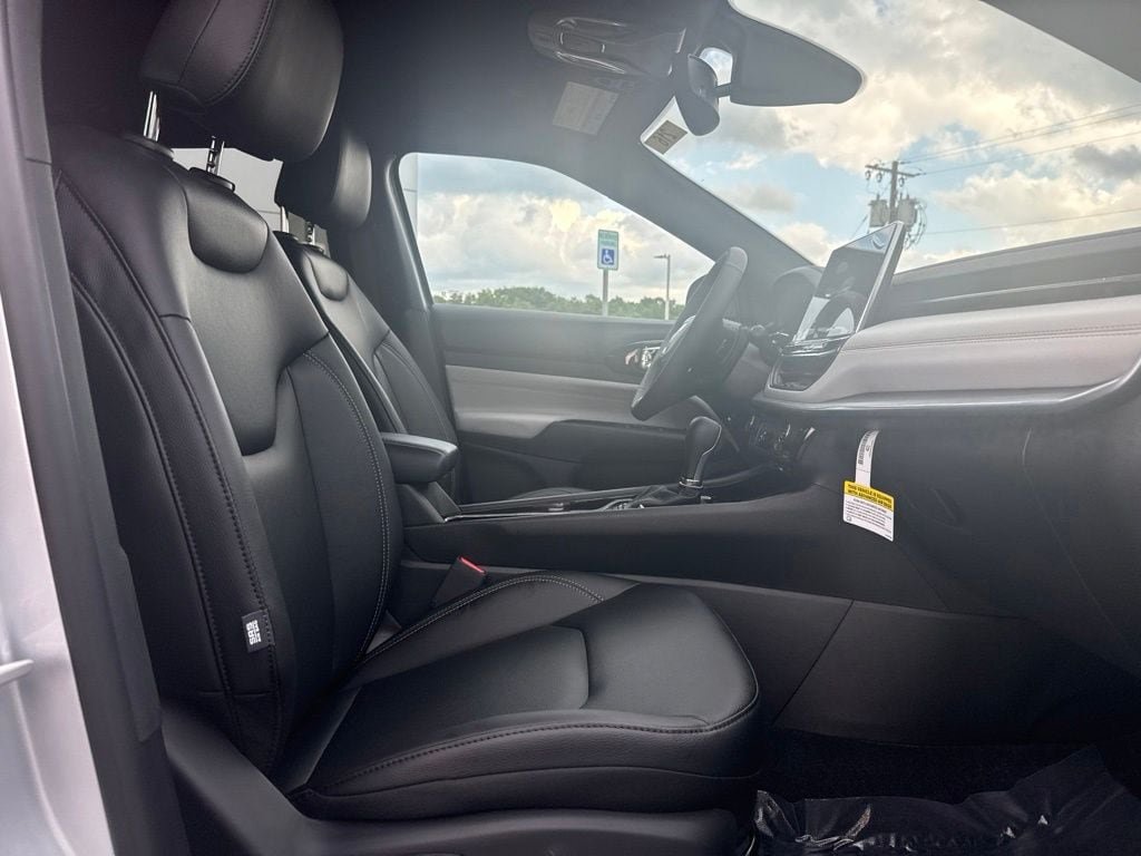New 2026 Jeep Compass Limited AWD/4WD image 12
