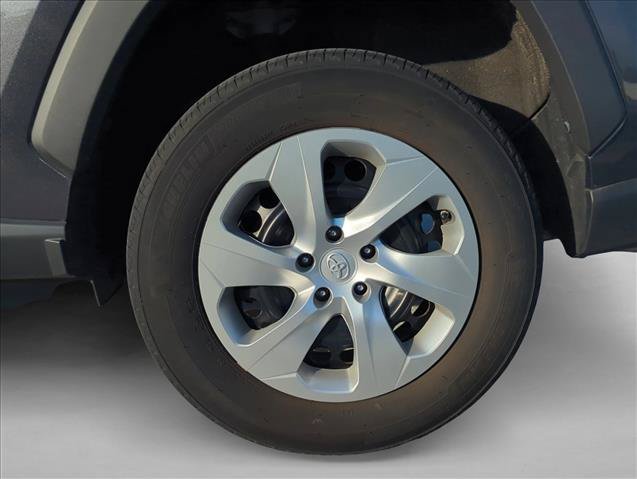 Used 2023 Toyota RAV4 LE FWD image 7