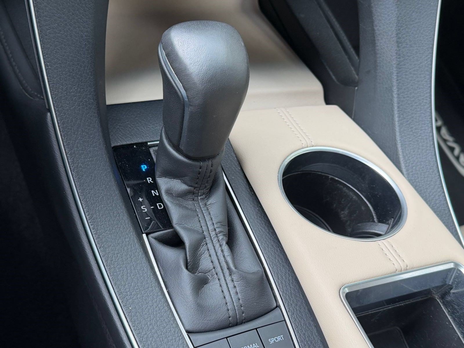 Used 2019 Toyota Avalon Limited w/ Advanced Safety Package FWD image 17