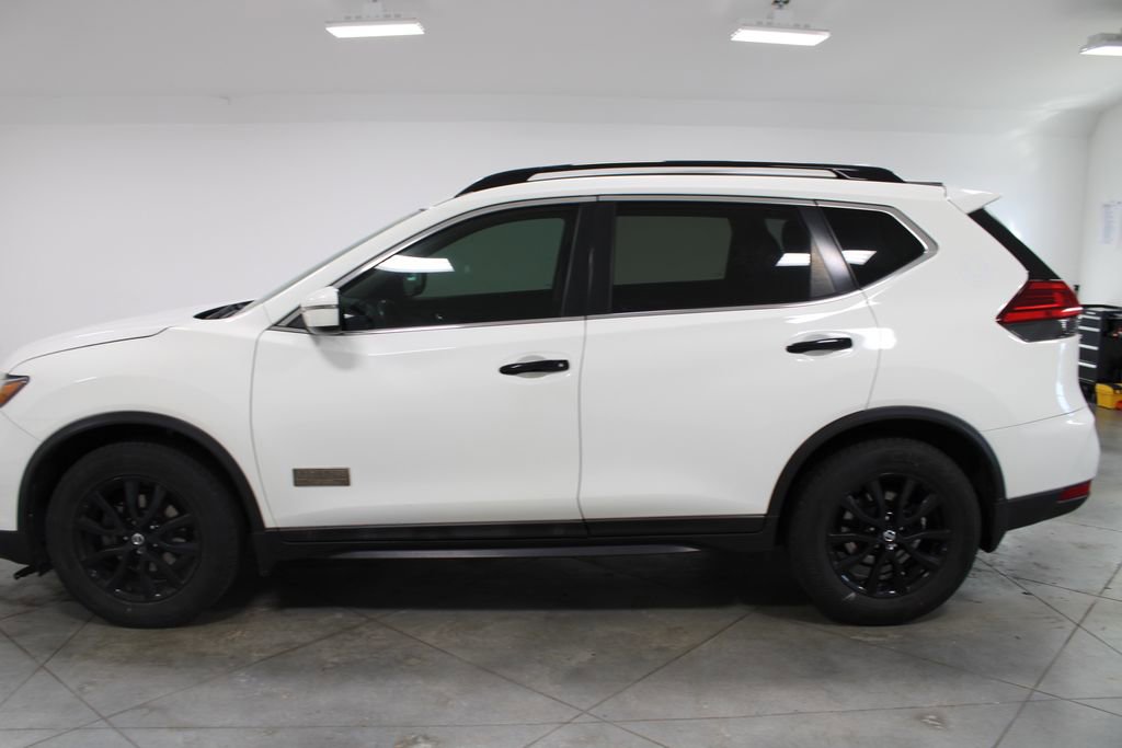 Used 2017 Nissan Rogue SV image 6