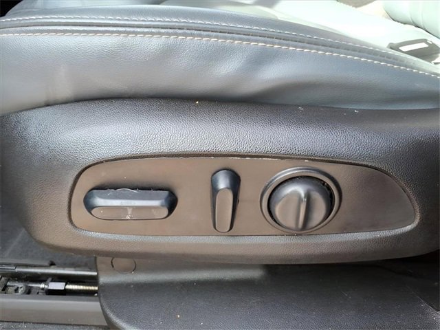 Used 2021 Buick Enclave Essence image 13