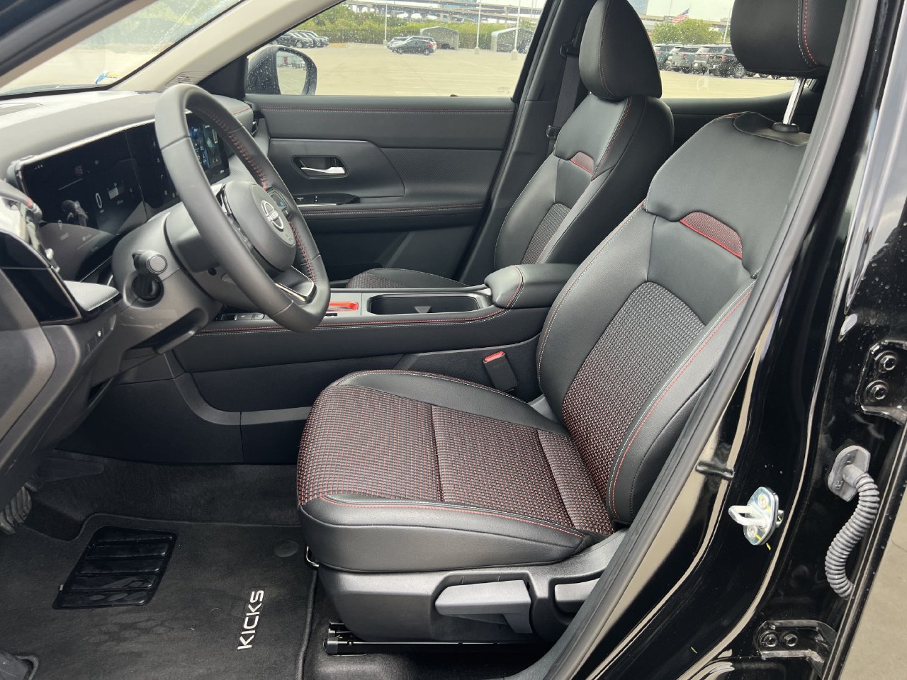 New 2026 Nissan Kicks SR w/ Cold Weather Package AWD/4WD image 8