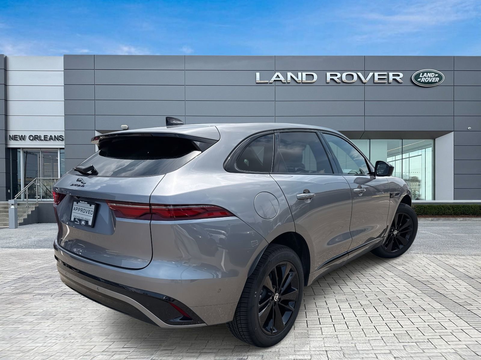 Used 2025 Jaguar F-PACE R-Dynamic S image 5