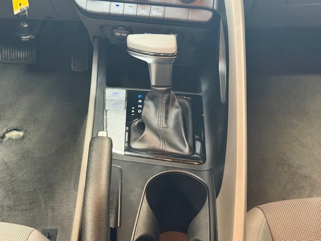 Used 2021 Hyundai Elantra SE FWD image 15
