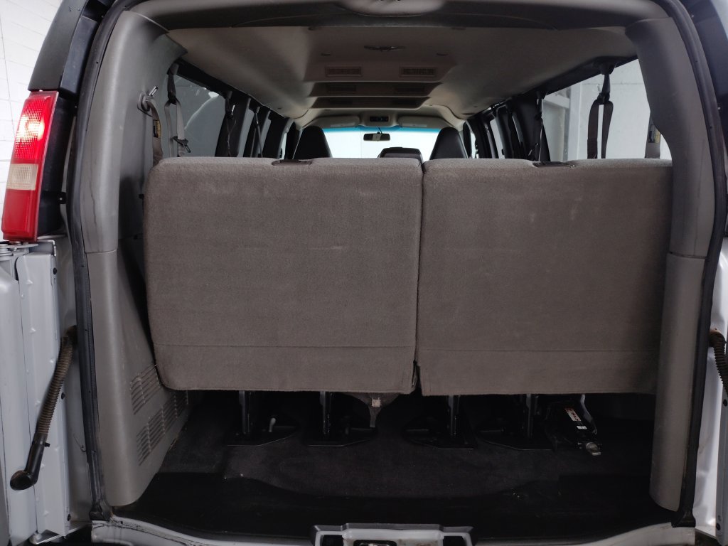 Used 2020 Chevrolet Express 3500 LS RWD image 18