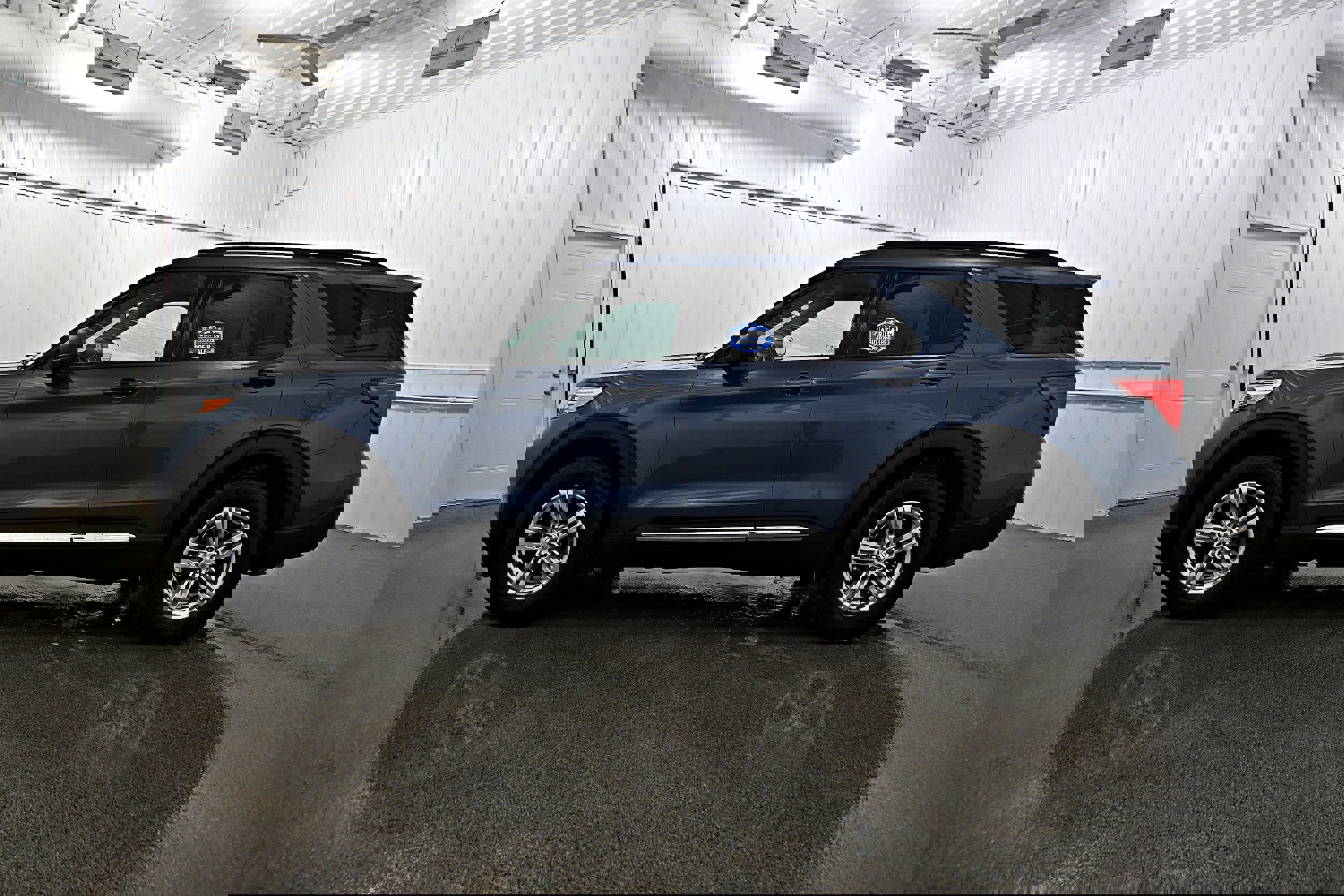 Used 2020 Ford Explorer XLT w/ Equipment Group 202A image 25