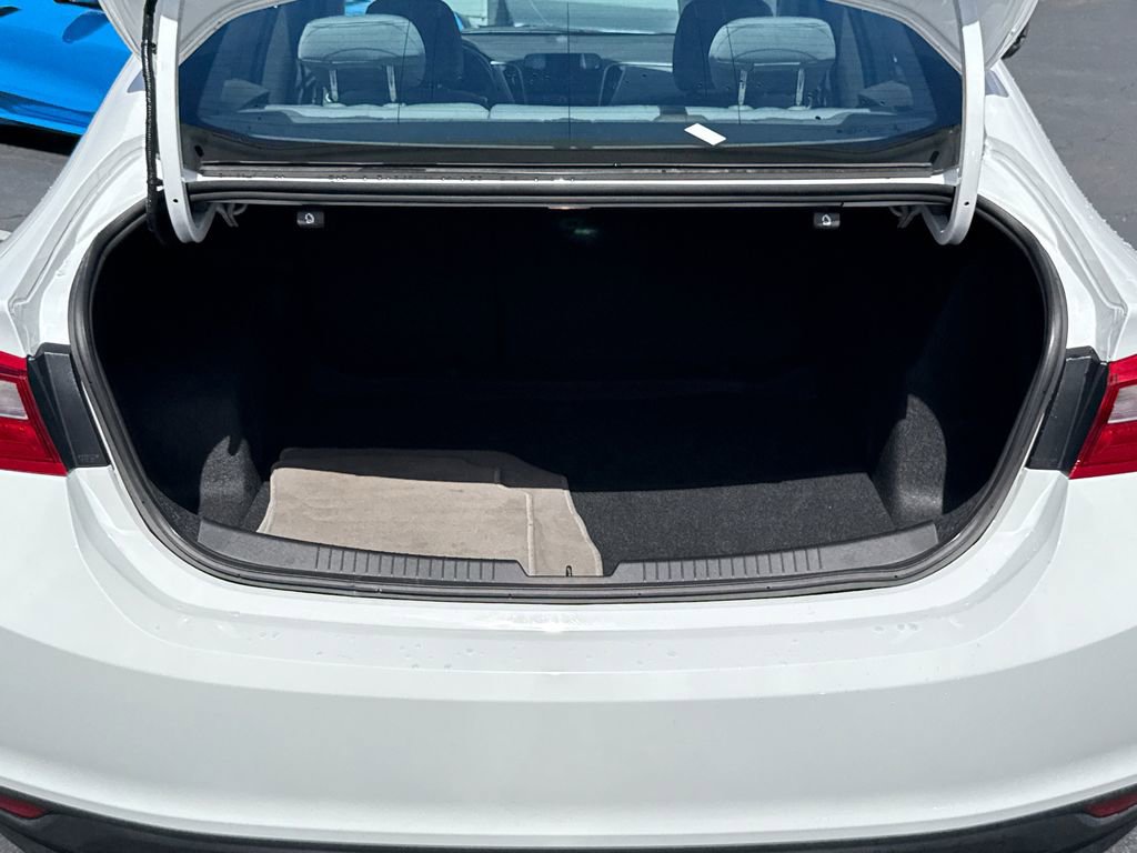 Used 2022 Chevrolet Malibu LS FWD image 9