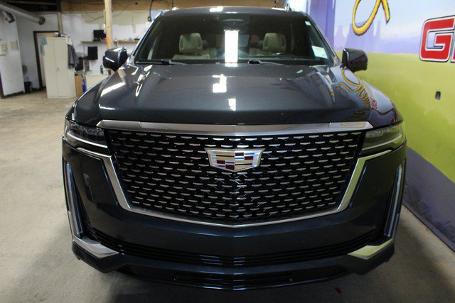 Certified 2022 Cadillac Escalade ESV Premium Luxury AWD/4WD image 3