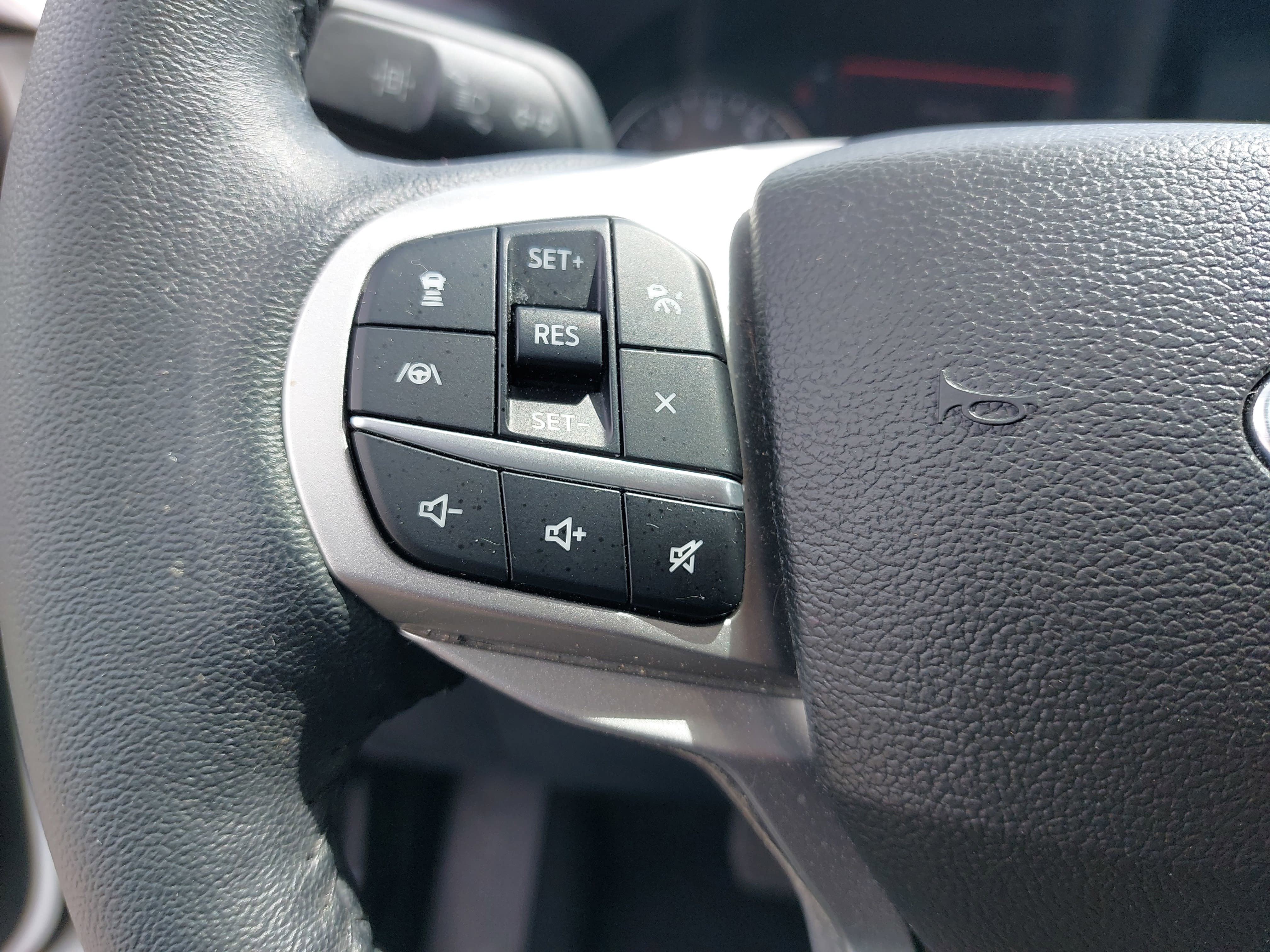 Used 2023 Ford Explorer XLT w/ Equipment Group 202A image 18