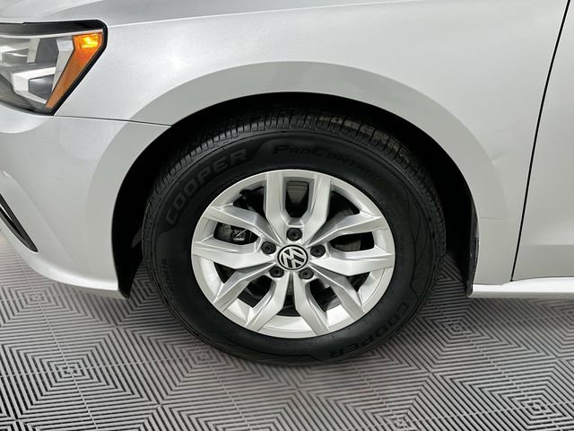Used 2018 Volkswagen Passat 2.0T S w/ Driver Assistance Package image 8
