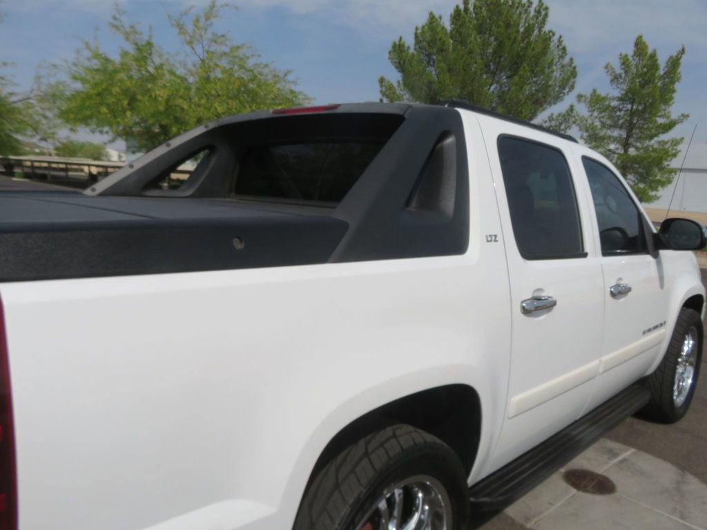 Used 2008 Chevrolet Avalanche LTZ w/ LTZ Preferred Equipment Group image 10