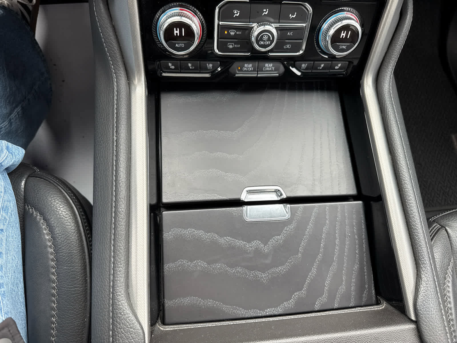 Used 2021 GMC Yukon XL Denali w/ LPO, Illumination Package image 23