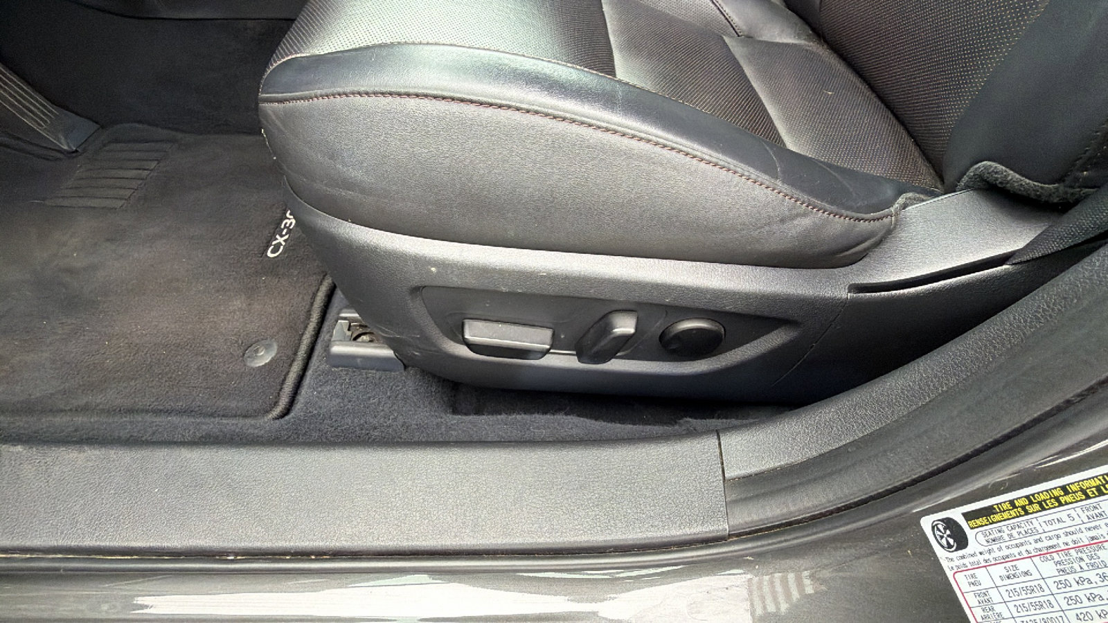 Used 2020 MAZDA CX-30 AWD w/ Premium Package image 14