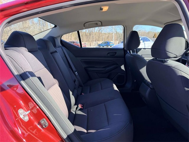 Used 2024 Nissan Altima 2.5 SV image 13