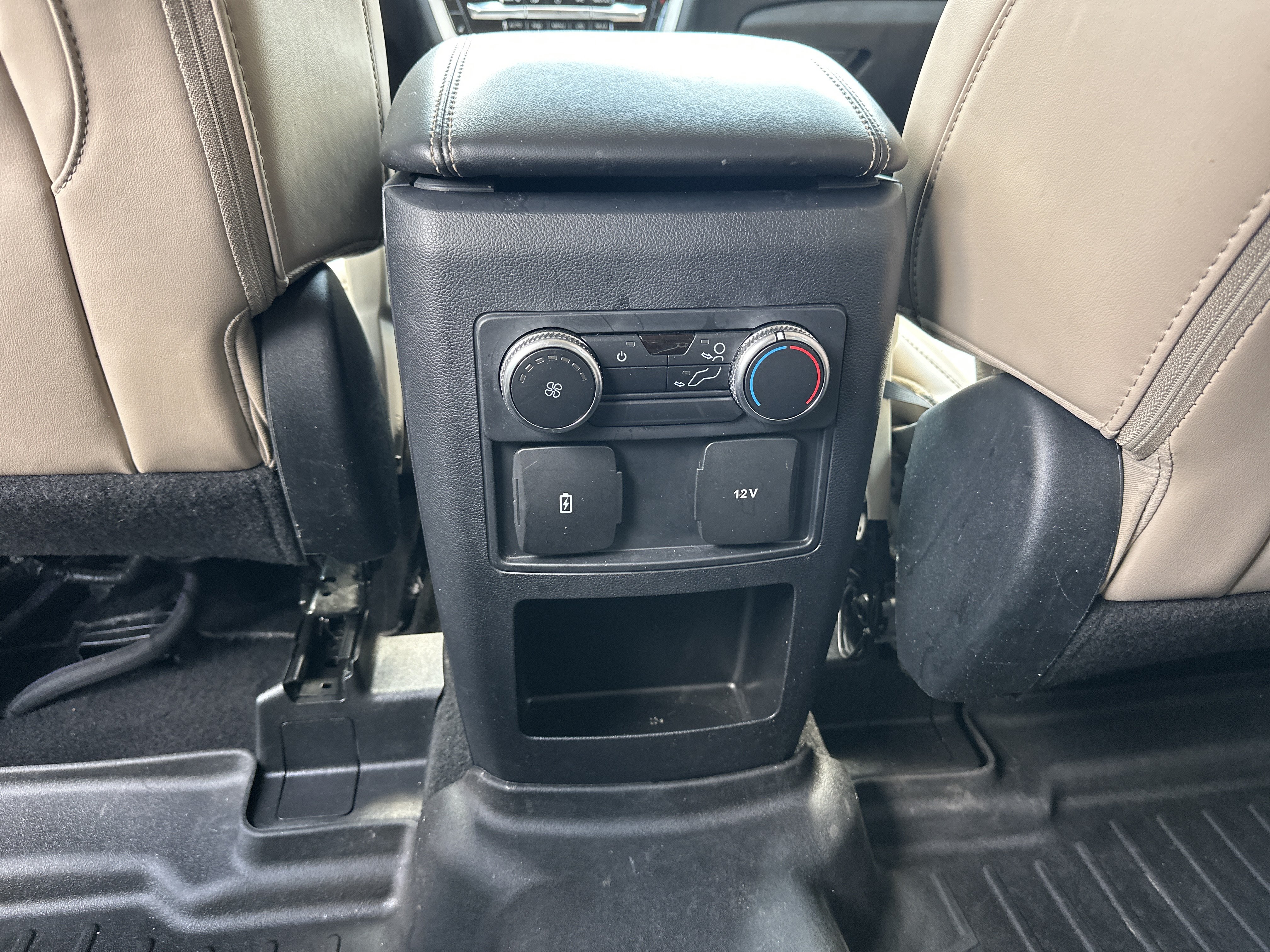 Used 2021 Ford Explorer XLT w/ Equipment Group 202A RWD image 23