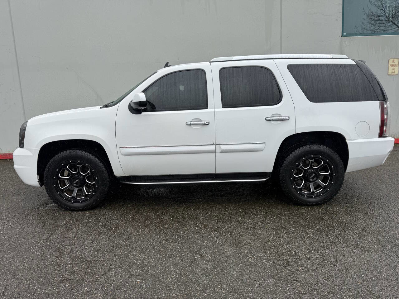 Used 2007 GMC Yukon Denali image 2