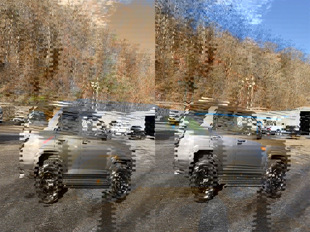 Used 2019 Toyota 4Runner SR5 image 3