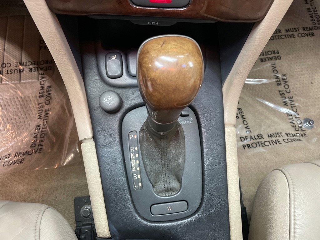 Used 2004 Volvo C70 HT image 26
