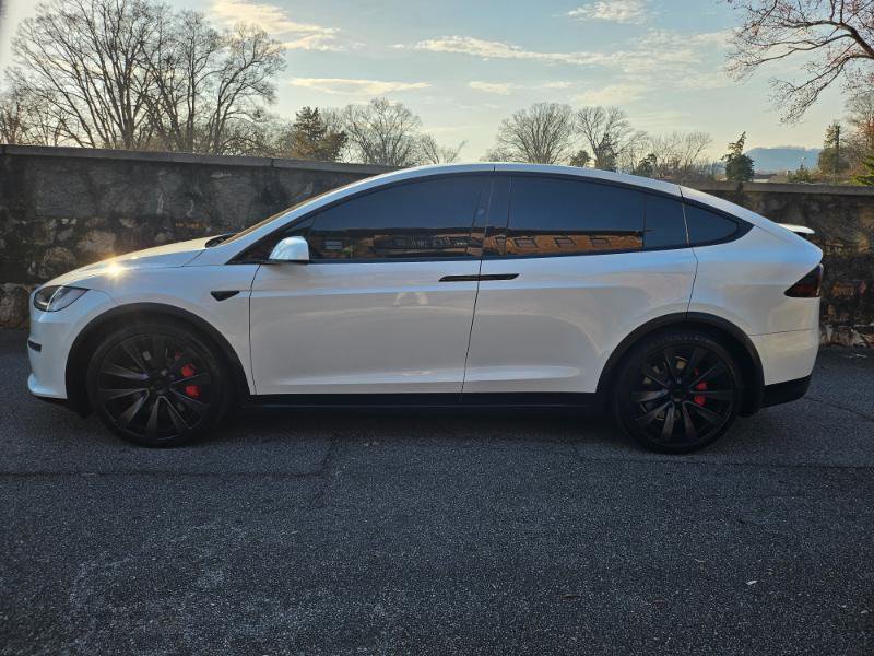 Used 2024 Tesla Model X Plaid image 8