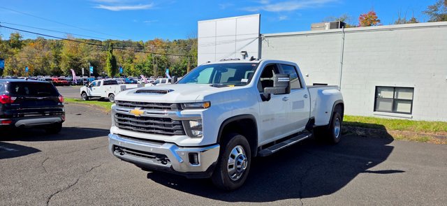 Used 2025 Chevrolet Silverado 3500 LT w/ Safety Package AWD/4WD image 3
