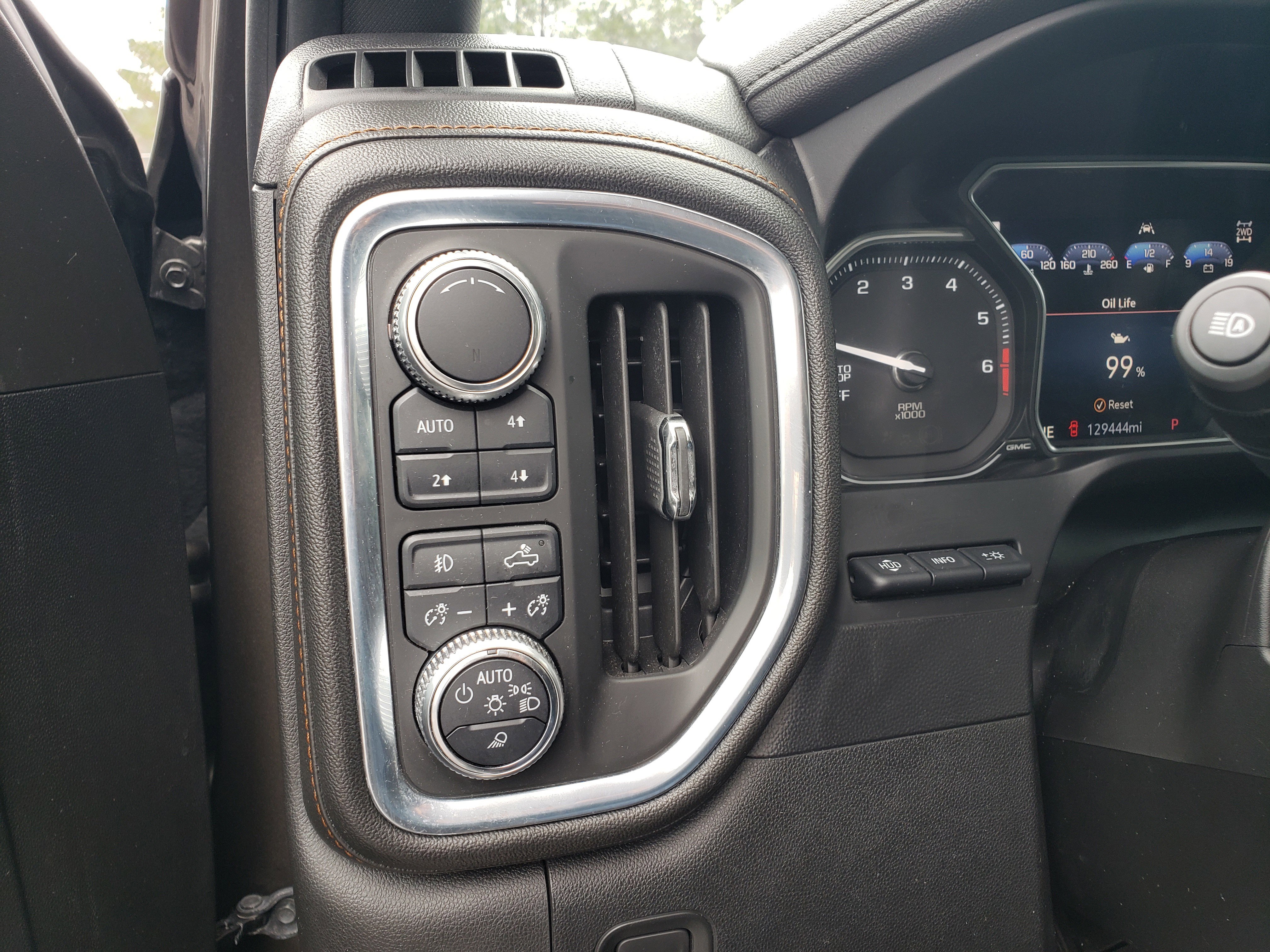 Used 2019 GMC Sierra 1500 AT4 w/ AT4 Premium Package image 15