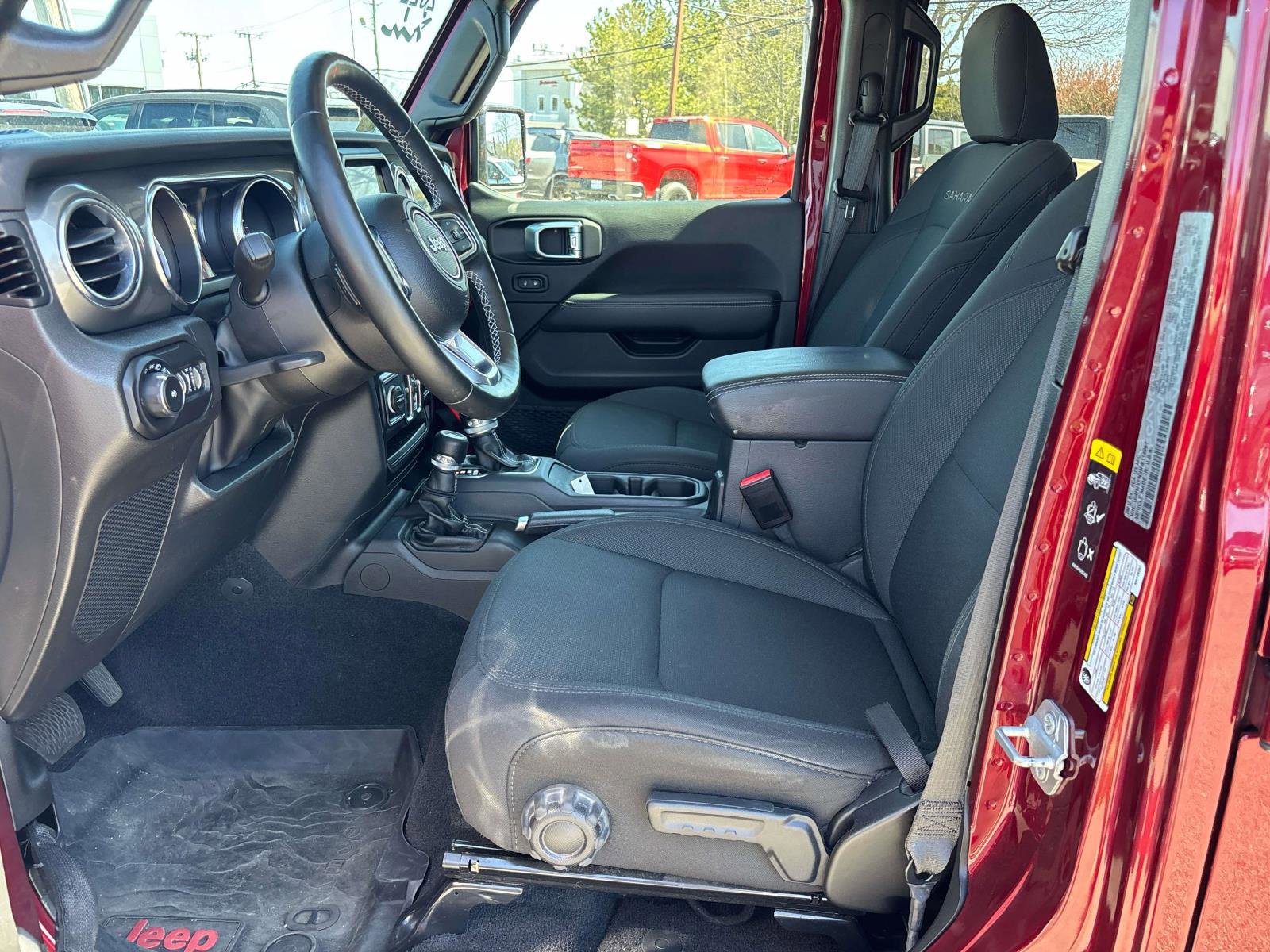Certified 2022 Jeep Wrangler Unlimited Sahara w/ Cold Weather Group AWD/4WD image 9